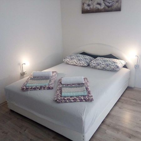 Appartamento Helly'S Apartman - Self Check-In - Jajce Esterno foto