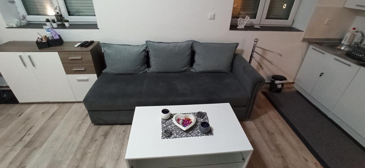 Appartamento Helly'S Apartman - Self Check-In - Jajce Esterno foto